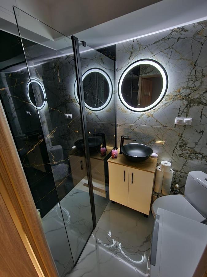 شقة Luxury Aparments Klimatyzacja Z Prywatnym Parkingiem رادوم المظهر الخارجي الصورة